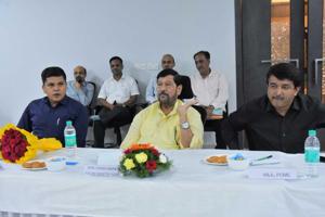 Pune collector Saurabh Rao (lef), guardian minister Girish Bapat (centre) and PMRDA CEO Kiran Gitte at the meeting to solve Hinjewadi’s IT park issues.(HT Photo) Pune collector Saurabh Rao (lef), guardian minister Girish Bapat (centre) and PMRDA CEO Kiran Gitte at the meeting to solve Hinjewadi’s IT park issues.(HT Photo)