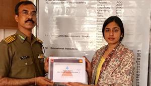 42 BRTF commander RS Rao handing over request for land acquisition for tunnels to West Kameng deputy commissioner Sonal Swaroop.(HT Photo) 42 BRTF commander RS Rao handing over request for land acquisition for tunnels to West Kameng deputy commissioner Sonal Swaroop.(HT Photo)