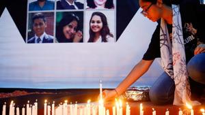 A girl attends a candlelight vigil to mark the first anniversary of the Holey Artisan Bakery attack in Dhaka, Bangladesh on July 1.(REUTERS) A girl attends a candlelight vigil to mark the first anniversary of the Holey Artisan Bakery attack in Dhaka, Bangladesh on July 1.(REUTERS)