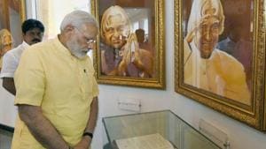 Prime Minister Narendra Modi views an exhibit during the inauguration of former president APJ Abdul Kalam's memorial at Peikarumbu in Rameswaram on Thursday.(PTI/PIB) Prime Minister Narendra Modi views an exhibit during the inauguration of former president APJ Abdul Kalam's memorial at Peikarumbu in Rameswaram on Thursday.(PTI/PIB)