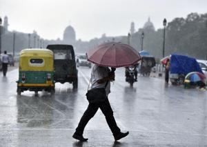 New Delhi, India - July 25, 2017: A rain in the capital during the daytime during the monsoon in New Delhi, India, on Tuesday, July 25, 2017. (Photo by Ravi Choudhary/ Hindustan Times)(Ravi Choudhary/HT PHOTO) New Delhi, India - July 25, 2017: A rain in the capital during the daytime during the monsoon in New Delhi, India, on Tuesday, July 25, 2017. (Photo by Ravi Choudhary/ Hindustan Times)(Ravi Choudhary/HT PHOTO)