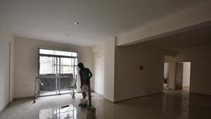 The scheme has received only 5,000 applications under different categories of flats and about 55,000 forms were sold in four weeks.(Arun Sharma/HT PHOTO) The scheme has received only 5,000 applications under different categories of flats and about 55,000 forms were sold in four weeks.(Arun Sharma/HT PHOTO)