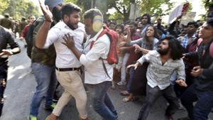 Clashes broke out between activists of ABVP, AISA and other students from the Delhi University on February 22, 2017.(HT Photo) Clashes broke out between activists of ABVP, AISA and other students from the Delhi University on February 22, 2017.(HT Photo)
