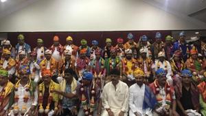 Gujarat Congress MLAs all decked up as they head home from Bengaluru.(HT Photo) Gujarat Congress MLAs all decked up as they head home from Bengaluru.(HT Photo)