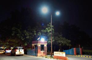 LED streetlights will replace sodium-vapour lamps.(Pic for representation) LED streetlights will replace sodium-vapour lamps.(Pic for representation)