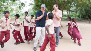 Matt Damon and Gary White with school children in India.(Praveen Sundaram - Photoyogi.com) Matt Damon and Gary White with school children in India.(Praveen Sundaram - Photoyogi.com)