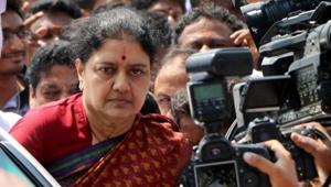 File photo of VK Sasikala at J Jayalalithaa's memorial on Marina beach in Chennai.(PTI) File photo of VK Sasikala at J Jayalalithaa's memorial on Marina beach in Chennai.(PTI)
