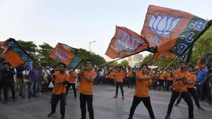 BJP candidate Ved Parkash won the 2015 assembly election from Bawana on an AAP ticket. Days before the MCD polls in April, he switched over to the BJP. The picture above is of a flash mob organised by BJP supporters during the civic polls.(Sonu Mehta/HT FILE) BJP candidate Ved Parkash won the 2015 assembly election from Bawana on an AAP ticket. Days before the MCD polls in April, he switched over to the BJP. The picture above is of a flash mob organised by BJP supporters during the civic polls.(Sonu Mehta/HT FILE)