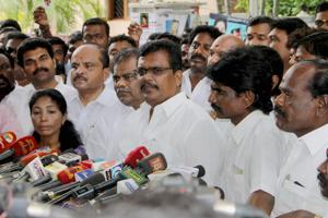 MLAs supporting VK Sasikala's nephew TTV Dinakaran address the media on Tuesday. Dinakaran renewed calls Wednesday for CM to step down.(PTI photo) MLAs supporting VK Sasikala's nephew TTV Dinakaran address the media on Tuesday. Dinakaran renewed calls Wednesday for CM to step down.(PTI photo)