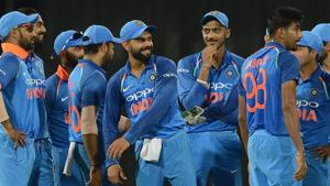 Virat Kohli (C) celebrates with Indian cricket teammates after defeating Sri Lanka in Colombo on Thursday. Get full cricket score of India vs Sri Lanka, fourth ODI here.(AFP) Virat Kohli (C) celebrates with Indian cricket teammates after defeating Sri Lanka in Colombo on Thursday. Get full cricket score of India vs Sri Lanka, fourth ODI here.(AFP)
