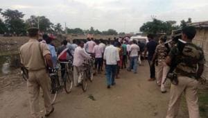 A crowd gathers after police recovered alleged cow meat from a home in Araria, Bihar. The mob protested the alleged sacrifice of a cow on the occasion of Eid ul-Adha. (HT photo) A crowd gathers after police recovered alleged cow meat from a home in Araria, Bihar. The mob protested the alleged sacrifice of a cow on the occasion of Eid ul-Adha. (HT photo)
