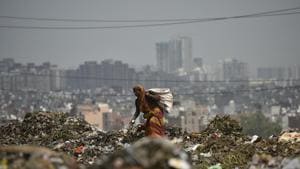 A part of Ghazipur dumpyard collapsed on September 1 killing two people. Delhi L-G Anil Baijal later ordered authorities to immediately stop dumping waste at the site.(Ravi Choudhary/HT PHOTO) A part of Ghazipur dumpyard collapsed on September 1 killing two people. Delhi L-G Anil Baijal later ordered authorities to immediately stop dumping waste at the site.(Ravi Choudhary/HT PHOTO)