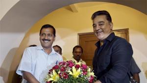 New Delhi Chief Minister Arvind Kejriwal greets actor Kamal Haasan at the latter's residence in Chennai on Thursday.(PTI Photo) New Delhi Chief Minister Arvind Kejriwal greets actor Kamal Haasan at the latter's residence in Chennai on Thursday.(PTI Photo)