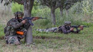Indian soldiers pushed back a group of Pakistani intruders in Jammu and Kashmir’s Keran on Tuesday.(AP file photo) Indian soldiers pushed back a group of Pakistani intruders in Jammu and Kashmir’s Keran on Tuesday.(AP file photo)