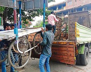 PMC launched its ‘hawker-free’ drive from September 1.(HT PHOTO) PMC launched its ‘hawker-free’ drive from September 1.(HT PHOTO)
