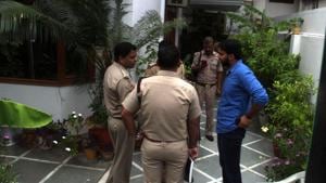 Police at a home in Noida’s Sector 44 where an armed robbery occurred(HT File Photo) Police at a home in Noida’s Sector 44 where an armed robbery occurred(HT File Photo)