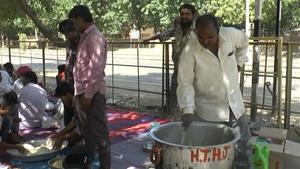 The Muslim families cook their own food after district administration failed to supply food.(HT Photo) The Muslim families cook their own food after district administration failed to supply food.(HT Photo)