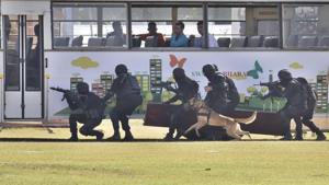 Commandos displayed various drills, including sky diving, neutralising terrorists, canine power, aerial skills, and yoga.(Sanjeev Verma/HT PHOTO) Commandos displayed various drills, including sky diving, neutralising terrorists, canine power, aerial skills, and yoga.(Sanjeev Verma/HT PHOTO)