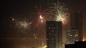 Last year’s festive season triggered the worst smog in 17 years, forcing the Delhi government to shut down schools and construction sites.(HT File Photo) Last year’s festive season triggered the worst smog in 17 years, forcing the Delhi government to shut down schools and construction sites.(HT File Photo)