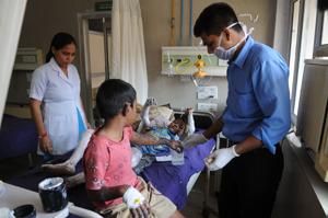Three children were injured during bursting of crackers on Wednesday.(Parveen Kumar/HT Photo) Three children were injured during bursting of crackers on Wednesday.(Parveen Kumar/HT Photo)