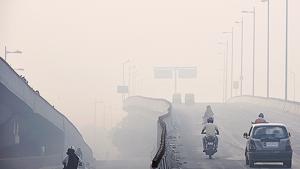 As of now, Delhi’s AQI is primarily based on two parameters – PM2.5 and PM10 – that dominate air pollution in the region. On certain days their levels shoot up nine to 10 times above the permissible limits in winter.(Sonu Mehta/HT PHOTO) As of now, Delhi’s AQI is primarily based on two parameters – PM2.5 and PM10 – that dominate air pollution in the region. On certain days their levels shoot up nine to 10 times above the permissible limits in winter.(Sonu Mehta/HT PHOTO)