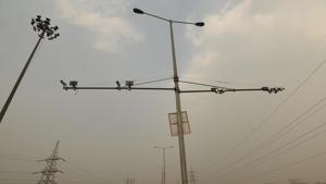 To ensure the cameras run properly, the traffic police on Monday initiated the trail run and will formally run them by November 1. In addition to this, cameras will be made functional on two other intersections, including sectors 31 and 25.(Virendra Singh Gosain/HT PHOTO) To ensure the cameras run properly, the traffic police on Monday initiated the trail run and will formally run them by November 1. In addition to this, cameras will be made functional on two other intersections, including sectors 31 and 25.(Virendra Singh Gosain/HT PHOTO)