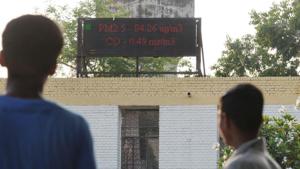 On Thursday, the air quality index in Gurgaon was at 355.(HT Photo) On Thursday, the air quality index in Gurgaon was at 355.(HT Photo)