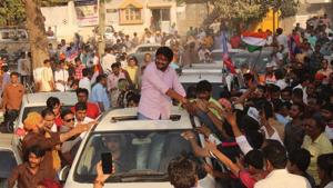 Patidar leader Hardik Patel at a rally in Botad on Wednesday.(HT Photo) Patidar leader Hardik Patel at a rally in Botad on Wednesday.(HT Photo)