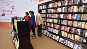 Book lovers check out the collection on the first day of the Penguin Fever 2017 literary festival.(Ravi Choudhary/HT PHOTO) Book lovers check out the collection on the first day of the Penguin Fever 2017 literary festival.(Ravi Choudhary/HT PHOTO)