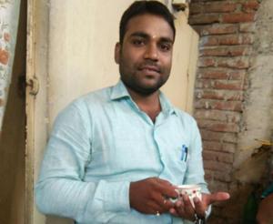 Cyber cafe owner Anurag Basu who caught two terror suspects at Gaya in Bihar on September 13.(HT photo) Cyber cafe owner Anurag Basu who caught two terror suspects at Gaya in Bihar on September 13.(HT photo)