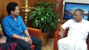 Sachin Tendulkar (L) visited Kerala CM Pinarayi Vijayan (R) at his office on Thursday.(Facebook/Pinarayi Vijayan) Sachin Tendulkar (L) visited Kerala CM Pinarayi Vijayan (R) at his office on Thursday.(Facebook/Pinarayi Vijayan)