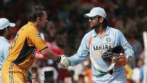 Adam Gilchrist has praised MS Dhoni’s work ethic and said he remains an invaluable asset for the Indian cricket team.(Twitter) Adam Gilchrist has praised MS Dhoni’s work ethic and said he remains an invaluable asset for the Indian cricket team.(Twitter)