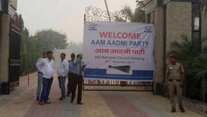 After Okhla MLA Amanatullah Khan was reinstated by the party, founder-member Kumar Vishwas had aired his grievances on Monday.(HT PHOTO) After Okhla MLA Amanatullah Khan was reinstated by the party, founder-member Kumar Vishwas had aired his grievances on Monday.(HT PHOTO)