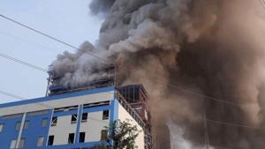 Smoke billowing out of NTPC's Unchahar power plant in Rae Bareli where a blast in a boiler on Wednesday killed 32 people.(PTI Photo) Smoke billowing out of NTPC's Unchahar power plant in Rae Bareli where a blast in a boiler on Wednesday killed 32 people.(PTI Photo)