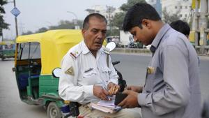 As many as 3, 761 people were penalised from November 2-5.(Sunil Ghosh/HT Photo) As many as 3, 761 people were penalised from November 2-5.(Sunil Ghosh/HT Photo)