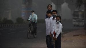 Primary sections of schools were closed by the Delhi government on Wednesday.(BURHAAN KINU / HT PHOTO) Primary sections of schools were closed by the Delhi government on Wednesday.(BURHAAN KINU / HT PHOTO)