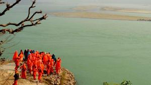 Saints perform ‘jal-samadhi’ ritual at Neel Dhara in Haridwar(HT File Photo/) Saints perform ‘jal-samadhi’ ritual at Neel Dhara in Haridwar(HT File Photo/)