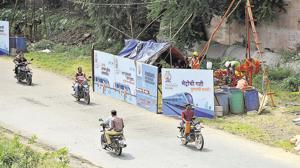 Metro work in progress on Mutha riverbed. Maha-Metro and railways would bear cost of connecting metro and railway stations.(Pratham Gokhale/HT Photo) Metro work in progress on Mutha riverbed. Maha-Metro and railways would bear cost of connecting metro and railway stations.(Pratham Gokhale/HT Photo)