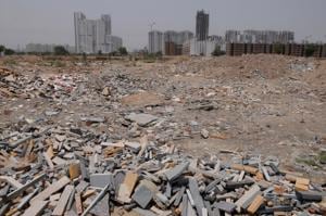 Construction and demolition waste dumped in Gurgaon’s Sector 62.(Parveen Kumar/HT PHOTO) Construction and demolition waste dumped in Gurgaon’s Sector 62.(Parveen Kumar/HT PHOTO)