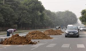 Construction activity is often blamed for the city’s rising pollution levels.(Sanjeev Verma/HT PHOTO) Construction activity is often blamed for the city’s rising pollution levels.(Sanjeev Verma/HT PHOTO)