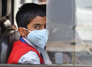After an extended weekend break owing to pollution, city schools opened on Tuesday.(Sanjeev Verma/HT PHOTO) After an extended weekend break owing to pollution, city schools opened on Tuesday.(Sanjeev Verma/HT PHOTO)