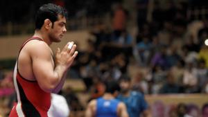 Wrestler Sushil Kumar greets the crowd after winning the gold medal in the men's 74kg freestyle competition during the Senior National wrestling championships in Indore on Friday.(PTI) Wrestler Sushil Kumar greets the crowd after winning the gold medal in the men's 74kg freestyle competition during the Senior National wrestling championships in Indore on Friday.(PTI)