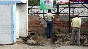 Earlier, the Pune Municipal Corporation administration had proposed fines between Rs 5,000 and Rs1 lakh but the elected members brought down the amount from Rs 200-Rs 10,000.(REPRESENTATIONAL PHOTO) Earlier, the Pune Municipal Corporation administration had proposed fines between Rs 5,000 and Rs1 lakh but the elected members brought down the amount from Rs 200-Rs 10,000.(REPRESENTATIONAL PHOTO)