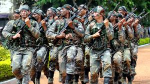 Special arms force of Jharkhand police in drill for anti naxal combing operation at JAP 1 Ground in Ranchi, on September 12, 2017.(HT File Photo) Special arms force of Jharkhand police in drill for anti naxal combing operation at JAP 1 Ground in Ranchi, on September 12, 2017.(HT File Photo)