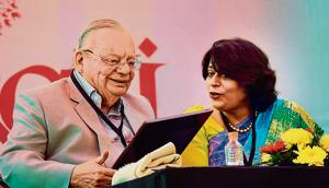 Ruskin Bond with Sumita Misra, chairperson, Chandigarh Literary Society, during Chandigarh Literati 2017 at Lake Club on Saturday.(Sikander Singh/HT)