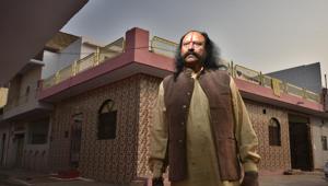 Former dacoit Malkhan Singh. In 1982, Singh and his gang surrendered before chief minister Arjun Singh. After his release, he started running for panchayat polls, winning them as well since nobody opposed him.(Raj K Raj/HT Photo) Former dacoit Malkhan Singh. In 1982, Singh and his gang surrendered before chief minister Arjun Singh. After his release, he started running for panchayat polls, winning them as well since nobody opposed him.(Raj K Raj/HT Photo)