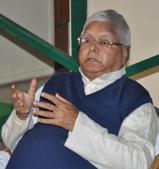 RJD chief Lalu Prasad addressing reporters in Patna on Monday.(Santosh/HT photo) RJD chief Lalu Prasad addressing reporters in Patna on Monday.(Santosh/HT photo)