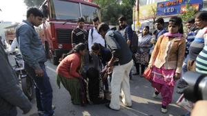 The fifth floor of the building caught fire and over 30 people were working there at that time.(Sunil Ghosh /HT Photo) The fifth floor of the building caught fire and over 30 people were working there at that time.(Sunil Ghosh /HT Photo)
