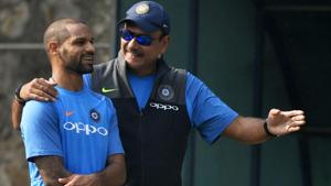 Ravi Shastri (R) walked out in the middle when smog interrupted play during the India vs Sri Lanka Test match in New Delhi.(AFP) Ravi Shastri (R) walked out in the middle when smog interrupted play during the India vs Sri Lanka Test match in New Delhi.(AFP)