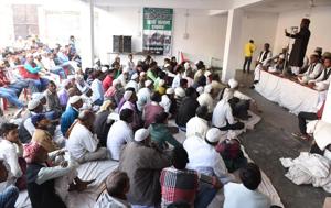 Muslims participating in a meeting to mark Yaum-e-Gham(day of sorrow) in Ayodhya.(HT Photo) Muslims participating in a meeting to mark Yaum-e-Gham(day of sorrow) in Ayodhya.(HT Photo)